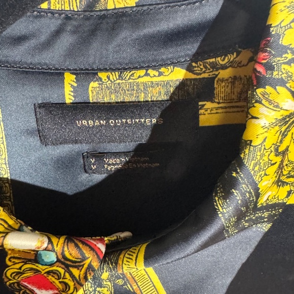 Men’s satin button down - Picture 2 of 3